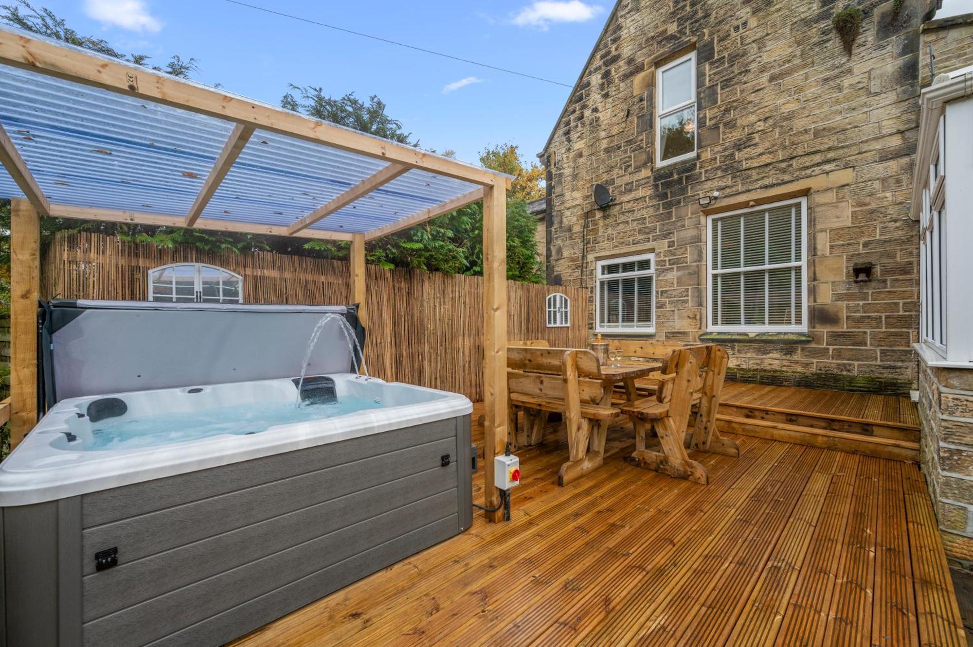 Relax At Little Hawkcliffe Villa Steeton Exterior photo